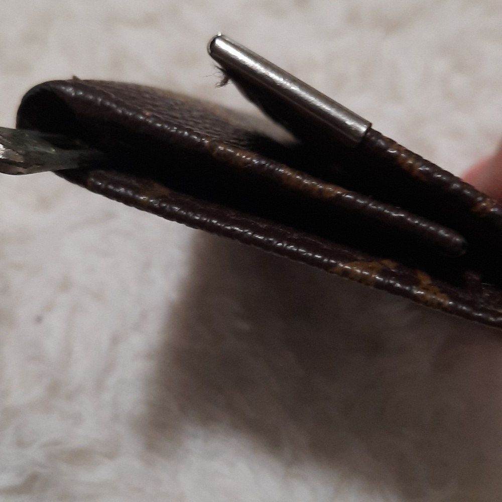Louie Vuitton Key Holder - Picture 11 of 11